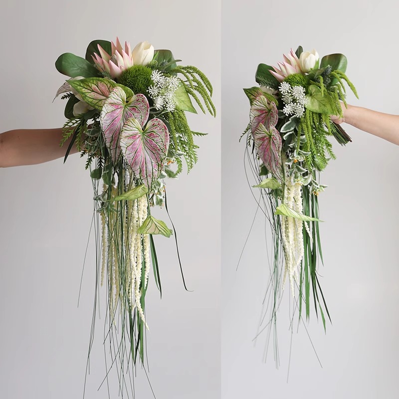 Photography Lighting Home - Waterfall hand holding simulated flower bride