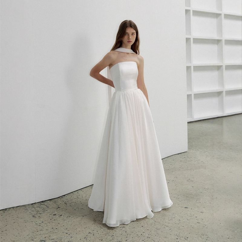 Minimally Designed Strapless W - Photography Lighting Basics avis et prix